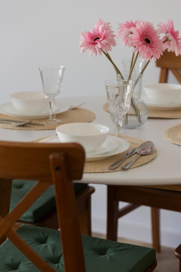 Ursus Sunny Studio For 4 Guests With Parking & Balcony By Noclegi Renters Varsovie Extérieur photo